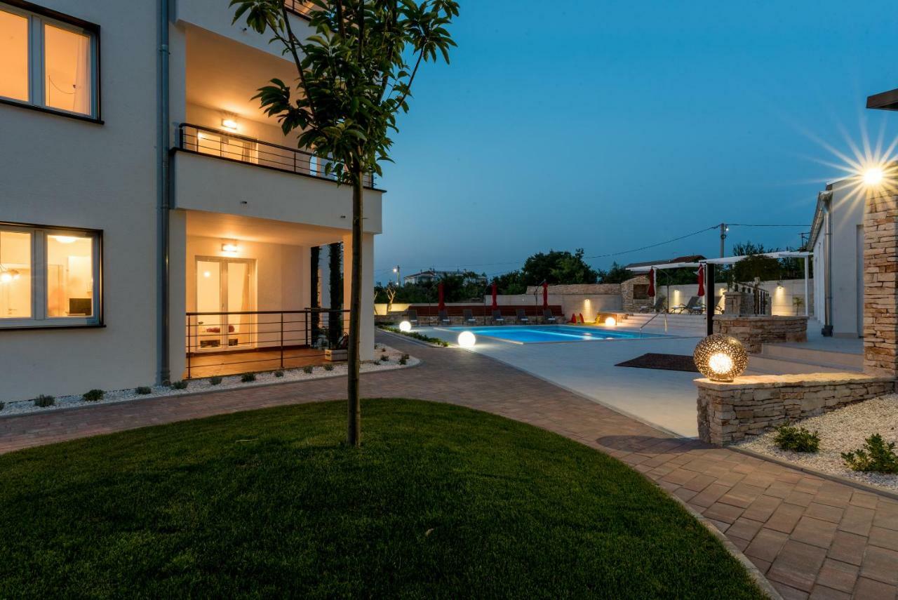 Villa Anja 1St Floor Peroj Bagian luar foto
