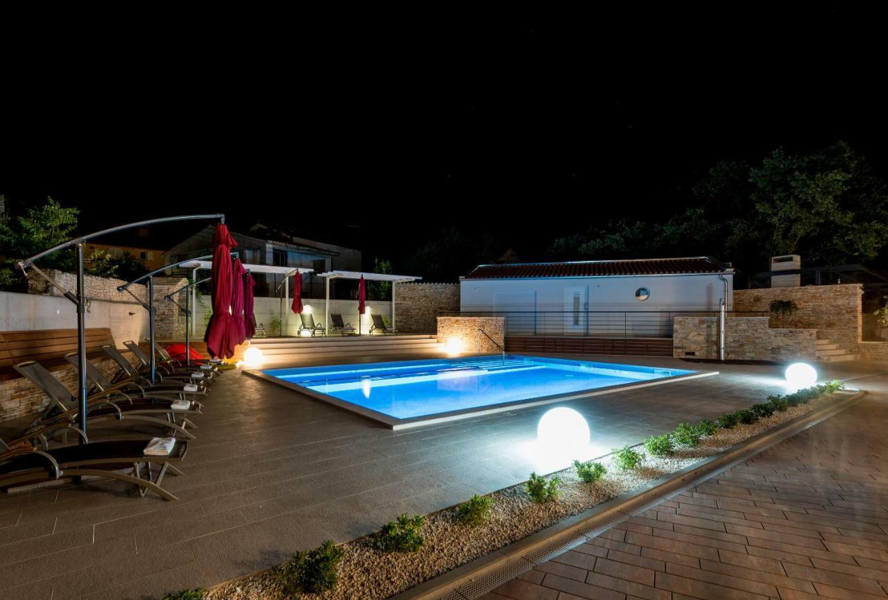 Villa Anja 1St Floor Peroj Bagian luar foto