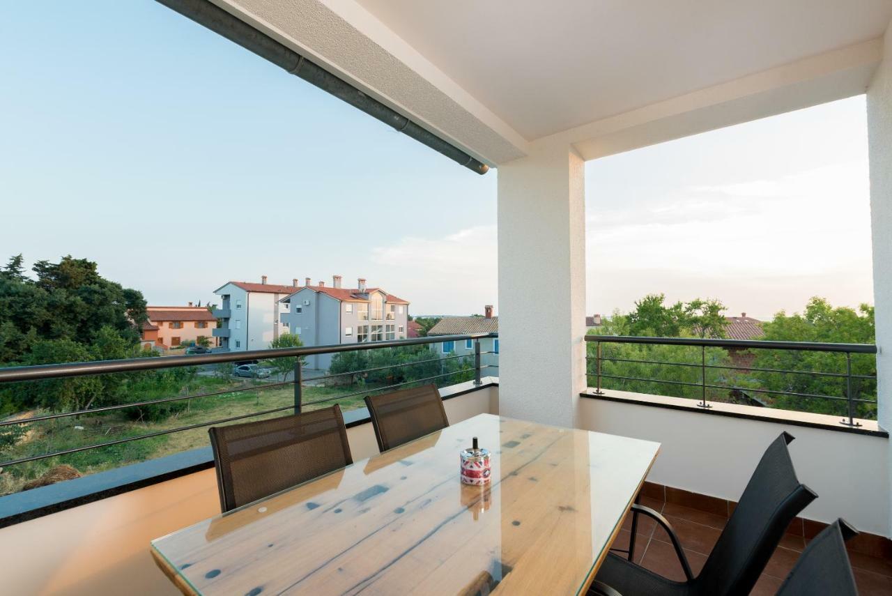 Villa Anja 1St Floor Peroj Bagian luar foto